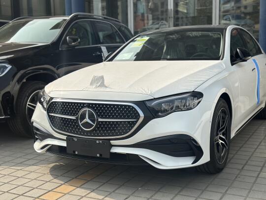 裸车35的白外黑内E260标轴，选配座椅通风