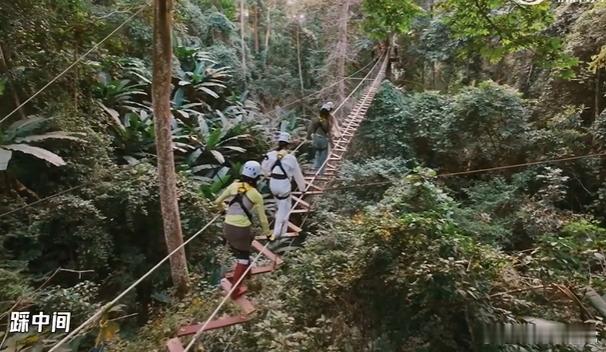 徐梦洁喊话五哈要一直录下去看完这段直接破防，女孩子之间的温柔和勇敢太戳人了 