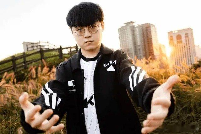 开局7场输5场，ShowMaker是否证明他做不了院长？先不谈Faker，就最开