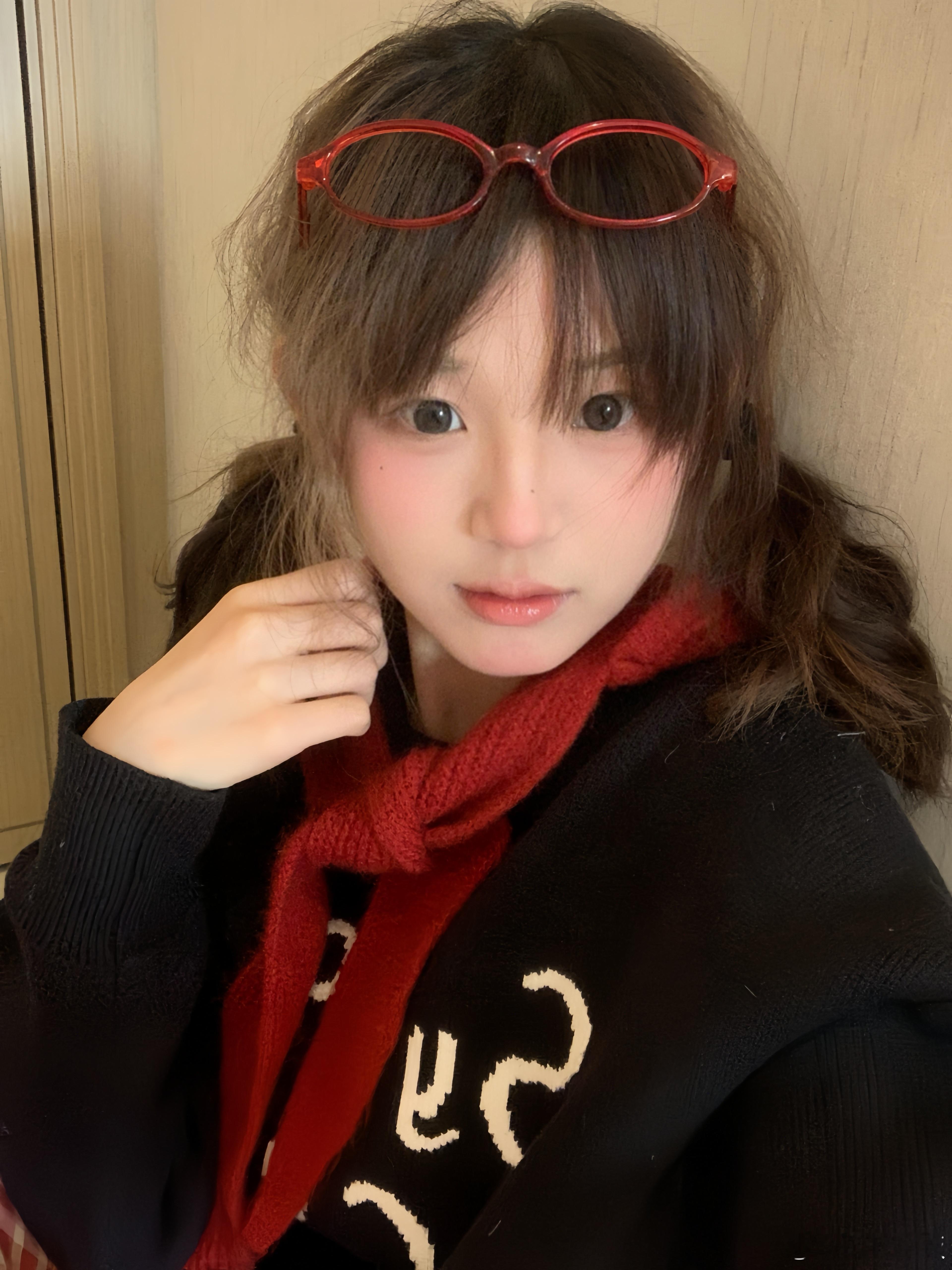 有没有发现天津那组鼻子怪怪的[嘻嘻]我加了鼻撑显得鼻子高高的但是感觉有点怪 