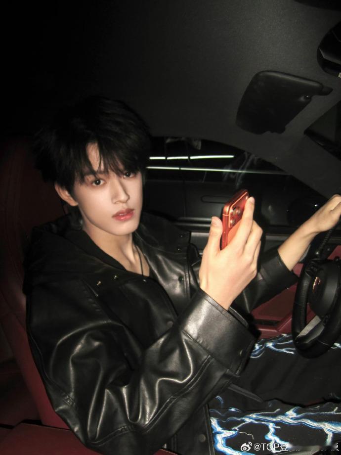 张极十九岁生日特别企划征集问答极丝速来！张极十九岁生日特别问答企划开启征集！05