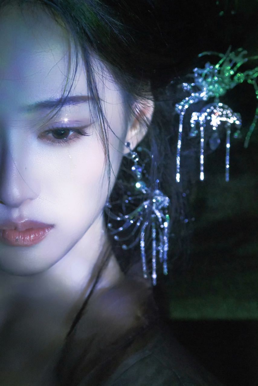 【胡连馨】美的仿佛暗夜摄魂夺魄的阴湿女鬼·胡连馨美貌不基础搞事业更不基础 ​​​