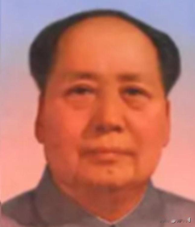 1950年，湖北铁匠指着报纸上的毛主席像说：这是我结拜兄弟。妻子骂他疯了，结果他