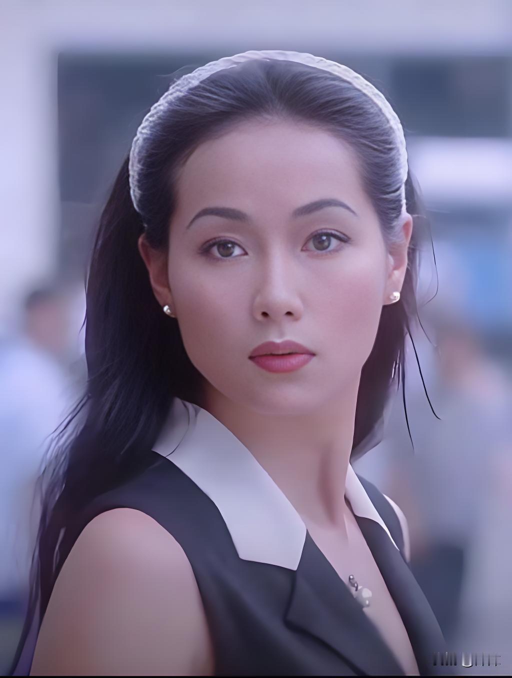 性学专家李银河说：做老婆的，别管男人跟谁睡

这话一出，骂声遍地

可放在三届金