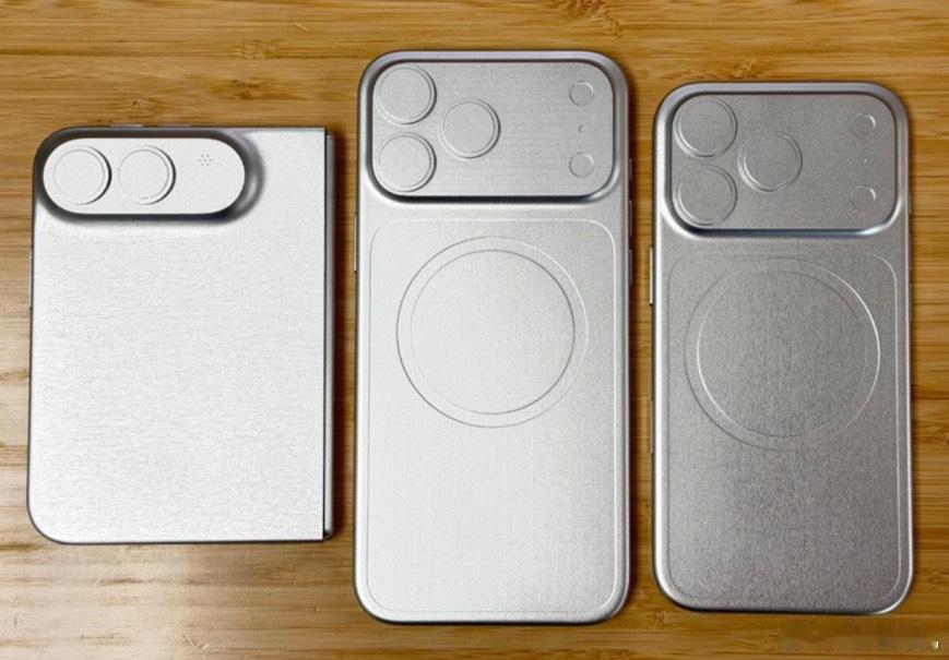 iPhoneUltra金属机模 还是和之前传的尺寸差不太多尺寸介于iPhone 