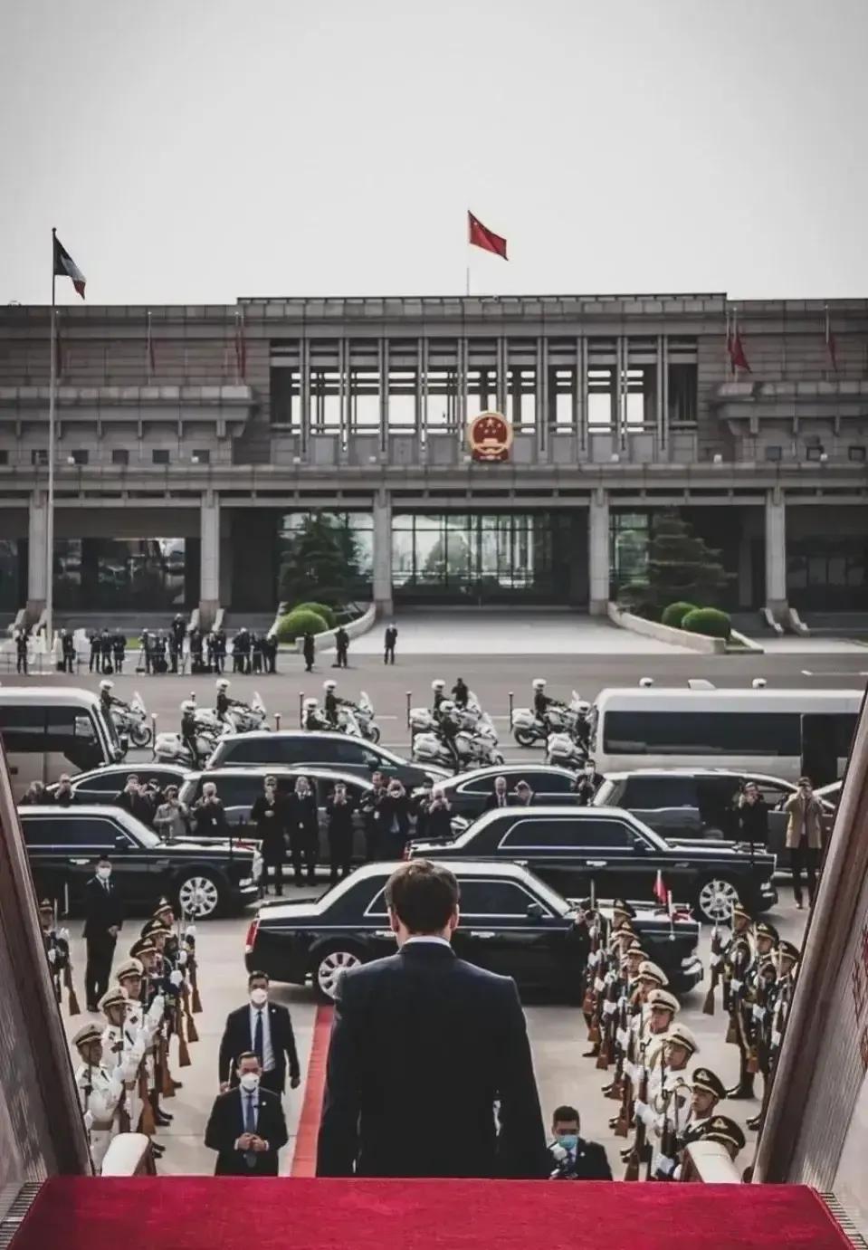 法国这次遭重更证明了法国是真正意义上的欧洲之星!

英法德意一直是大家认为的欧洲