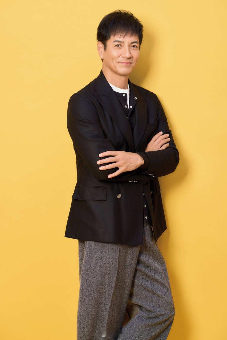 周女：“50代魅力大叔”演员排行TOP 10 第1名：竹野内丰（55岁）72票 