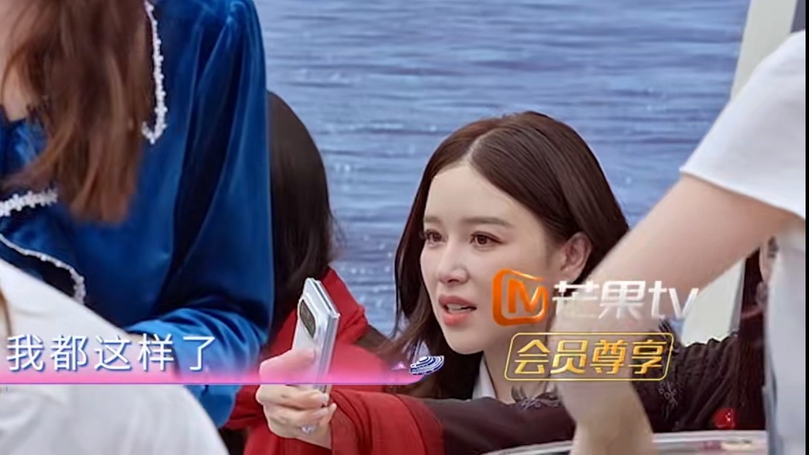 纸巾交出自拍🤳