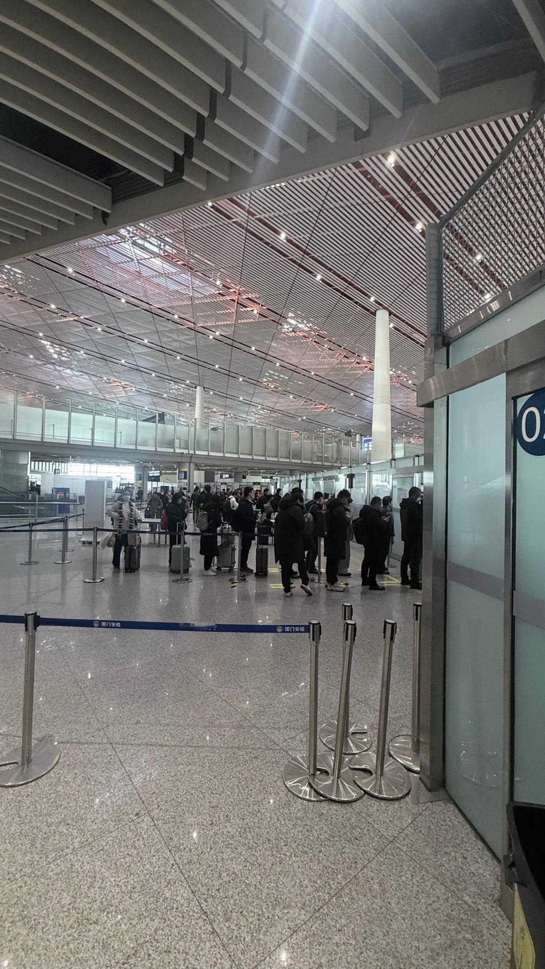 首都机场T3 优待证安检快速通道调整到了24号通道与头等舱商务舱一起安检通行！太