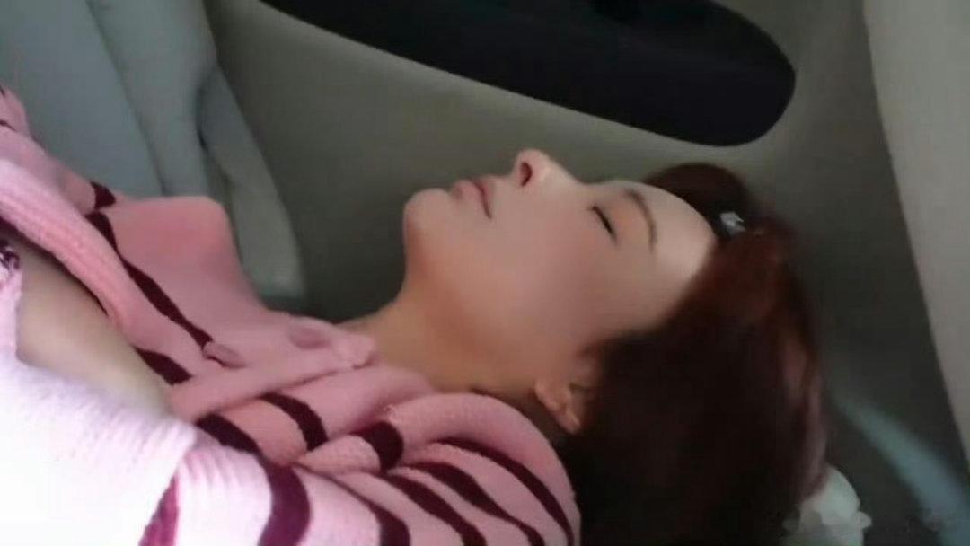 吴昕中古艺人团的上世纪睡神 吴昕喜提“上世纪睡神”了！中古艺人团这波操作属实笑不