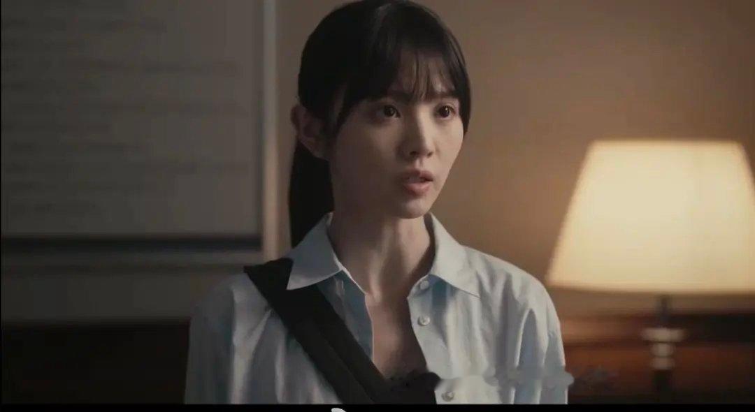 田曦薇朴素妆怎么感觉变普了？ 