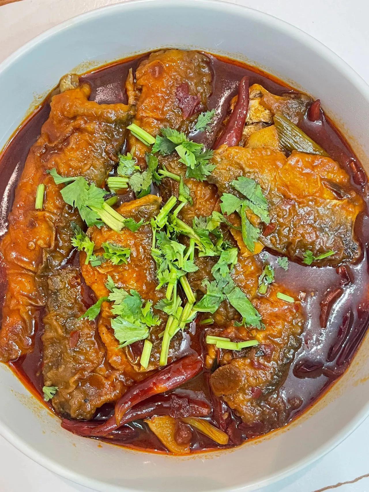 这配方做出的辣炖鲫鱼，想失败都有难度啊!
      每次这种配方做出来的鱼，就