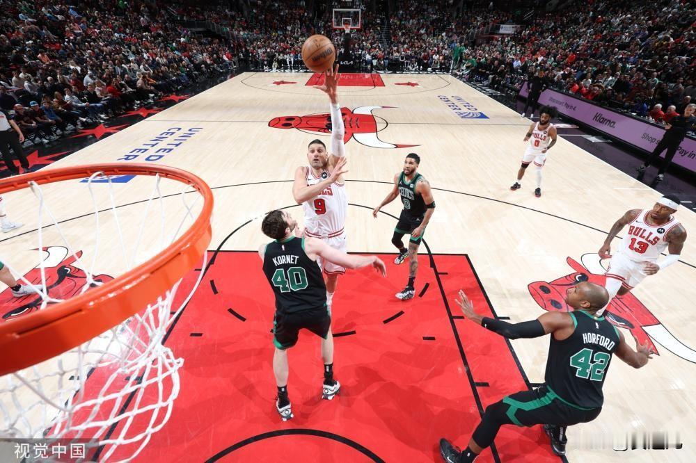 塔图姆26+6德罗赞28分 凯尔特人力克公牛
北京时间3月24日，NBA常规赛，