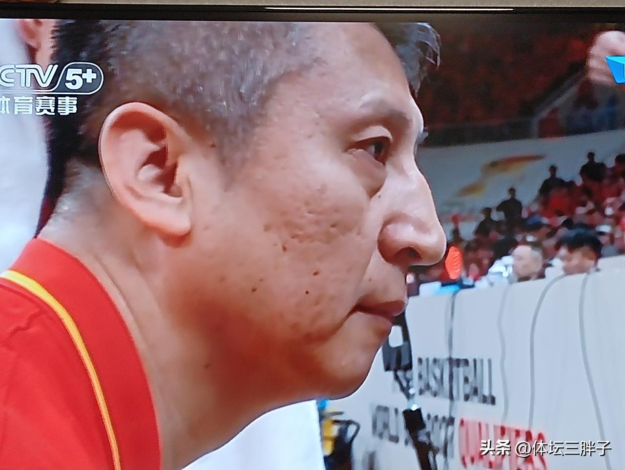 惨败日本男篮后，中国男篮队长赵继伟，赛后采访一针见血指出了我们的不足之处:年轻球