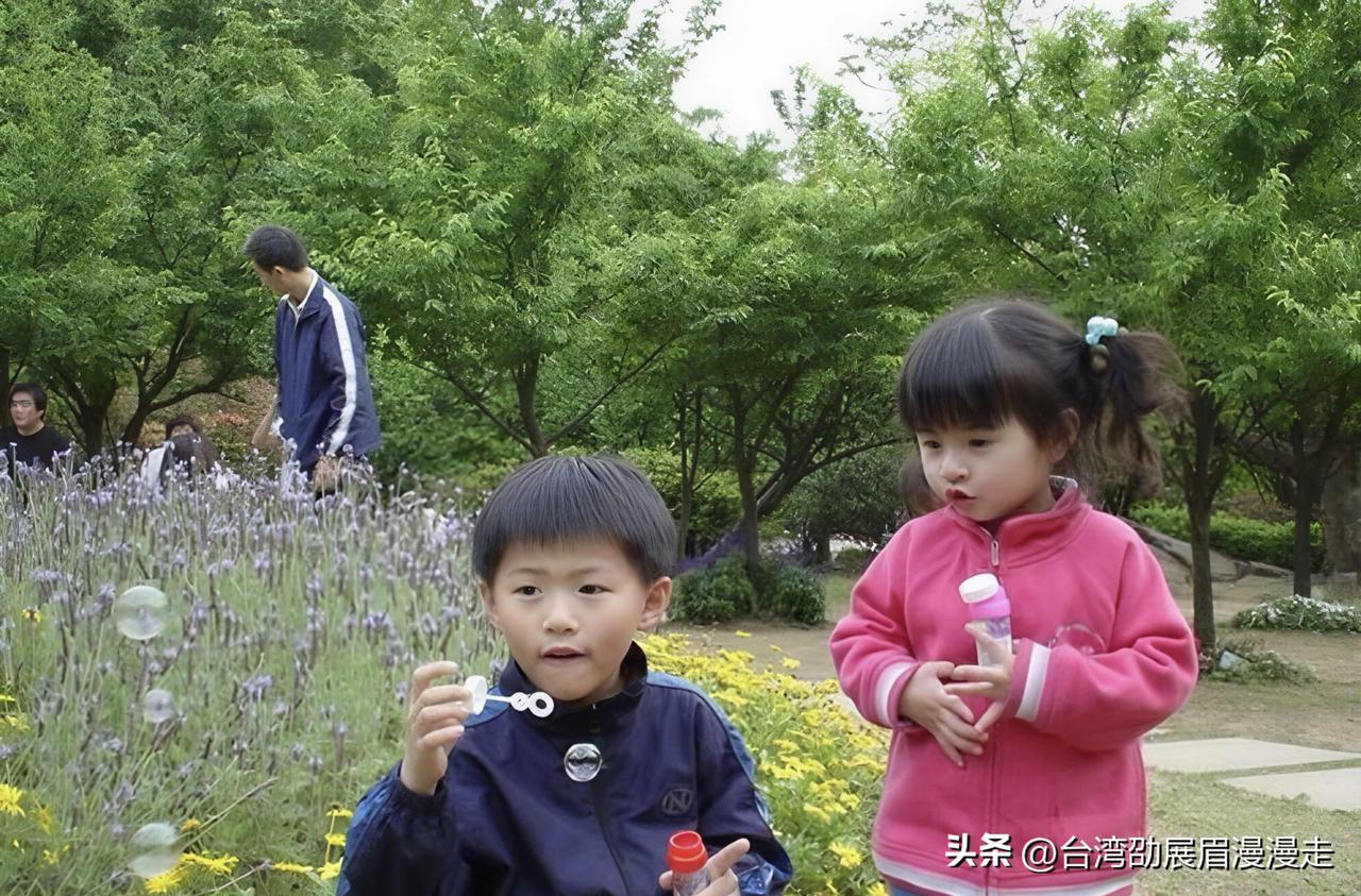 台北人在苏州。为人父母到底会不会偏心？我有一对儿女，但我先生和婆婆都认为我偏爱女