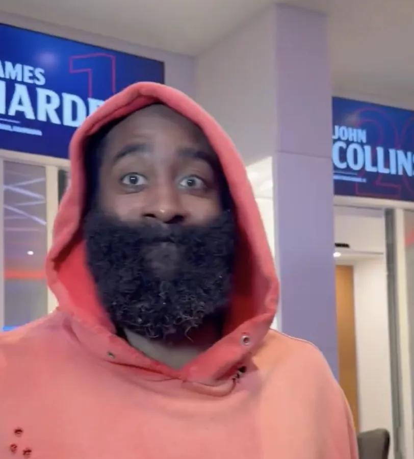 哈登上个月才拿到了55分，创造了快船队史的最高分，今天小卡也拿到了55分，两人并