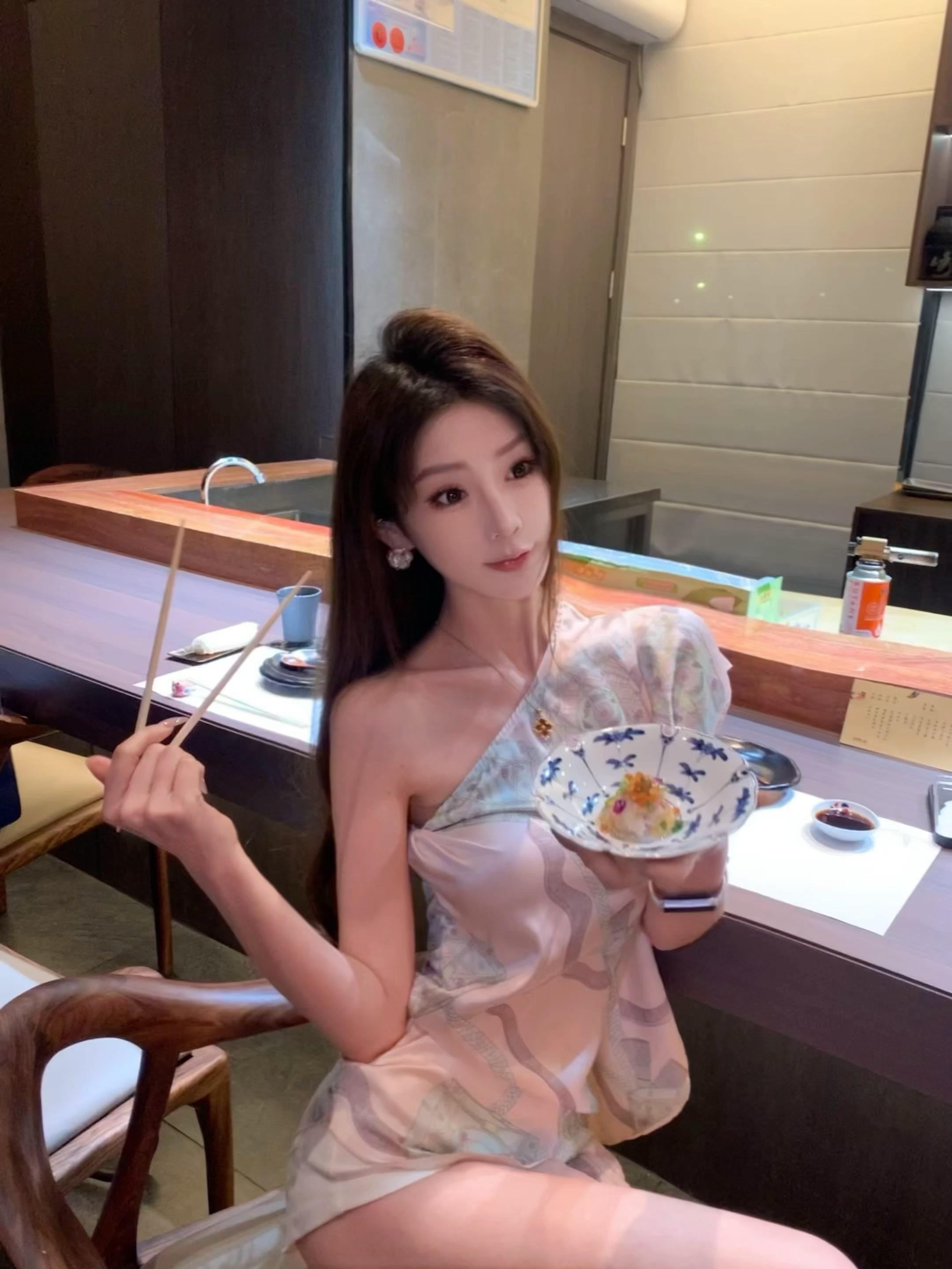 2. 今日糖分&脂肪，由姐妹共同承担🍣
