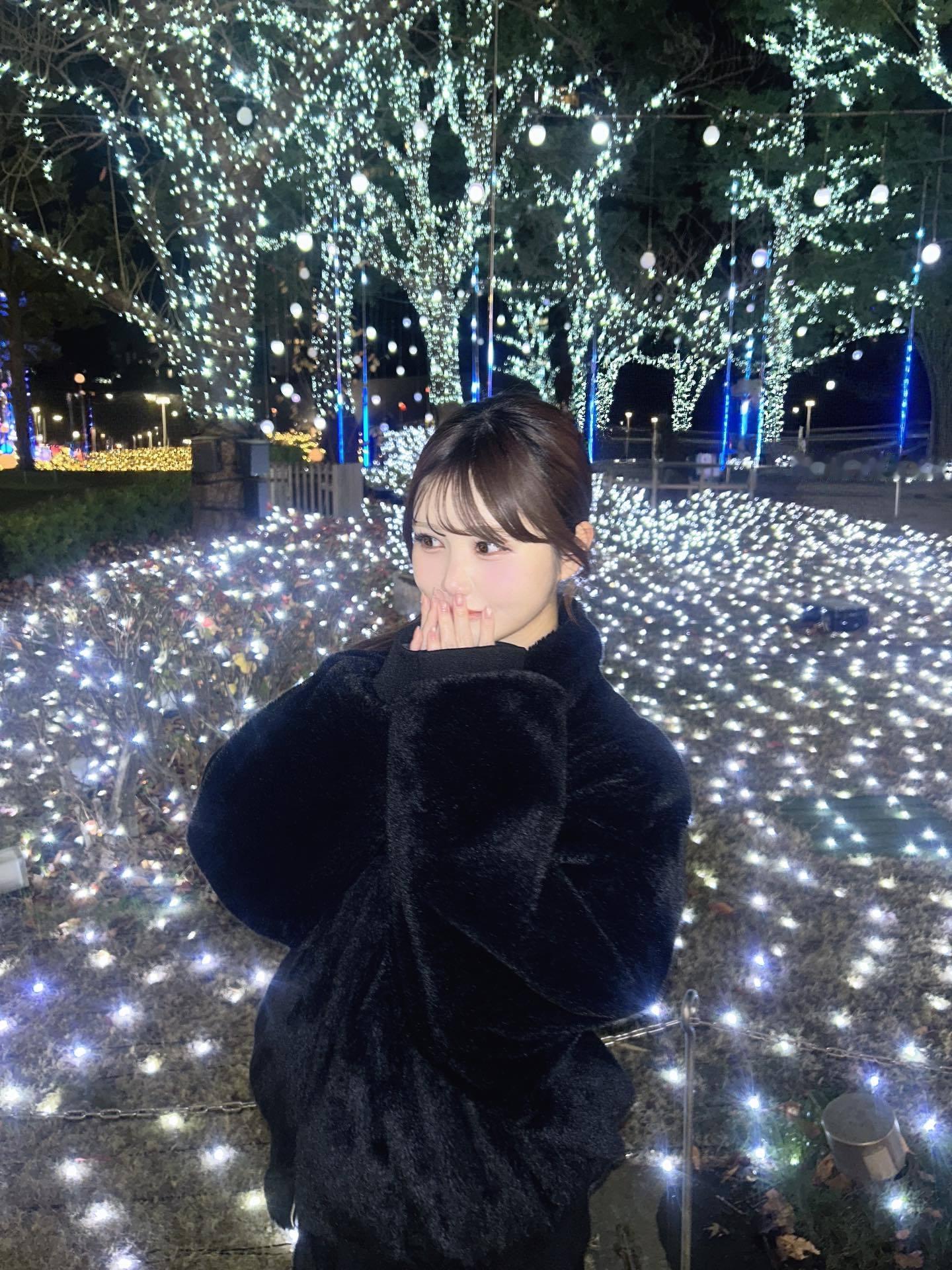 伊藤理々杏  　ririagram