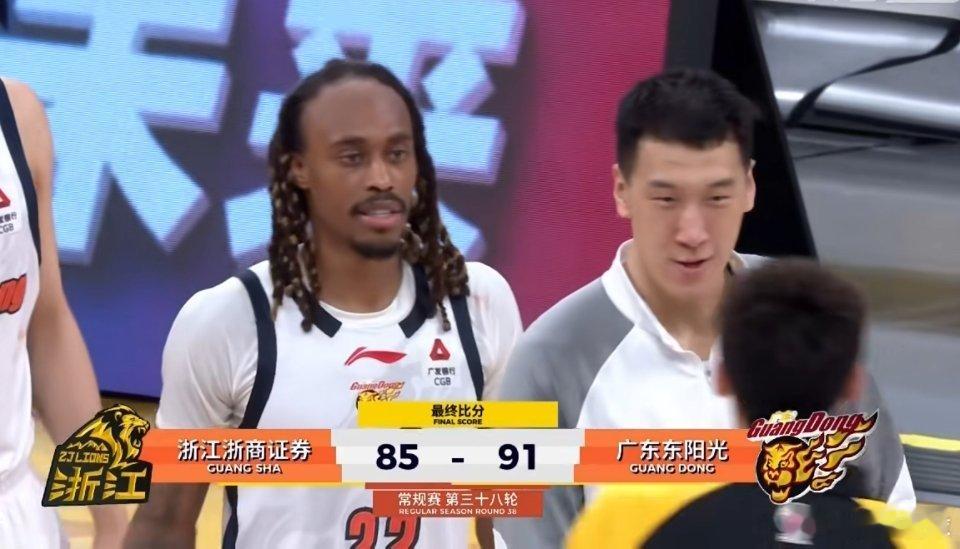 有惊无险！恭喜广东队6分优势战胜广厦，喜提三连胜，还打破了对手主场不败记录，缺兵