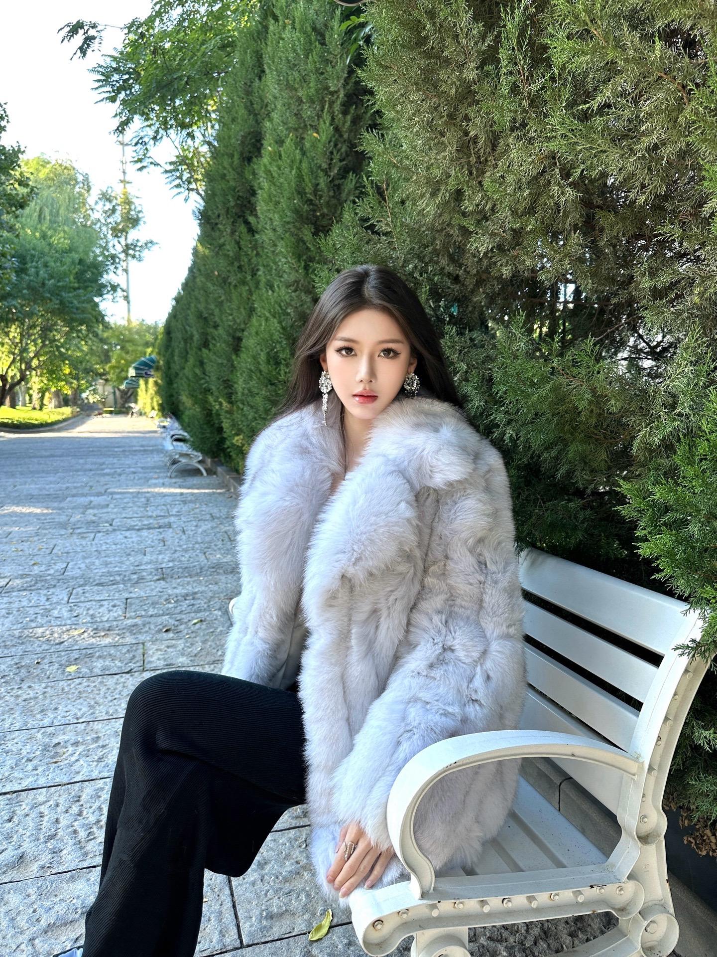 外面声音太嘈杂 听自己的心就好。