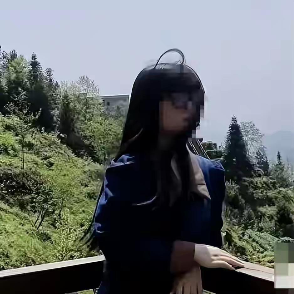 “女子被前男友泼汽油烧伤案”被发回重审，被害人目前精神状态等各方面都不太好。20