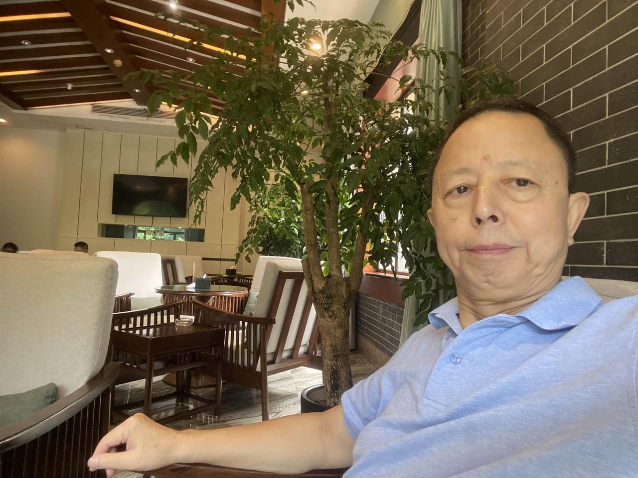 红利曼5000名俄军被面临围歼的风险！
各位网友，下午好！让我们继续关注俄乌之战
