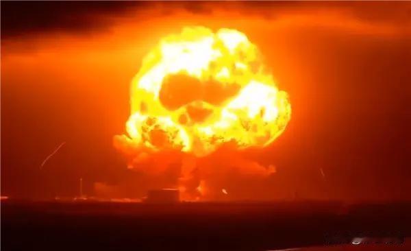 蓝色起源“新格伦”火箭发生爆炸航天本就是高风险探索，没有任何国家的技术能永远完美