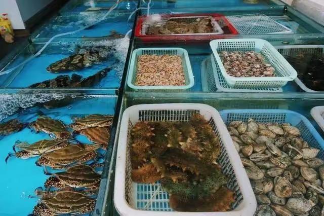上海居民买海鲜要留神！现在部分菜场、路边摊的塑料袋特别重，单个二两，光袋子就值十
