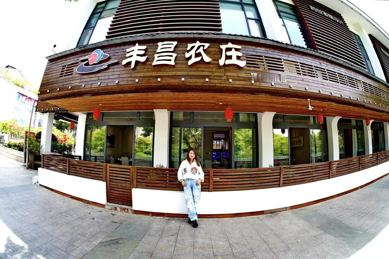 📍南塘丰昌农庄
一口泰顺山野味，慰尽半生漂泊。
在这里，每道菜都是乡愁，每一口