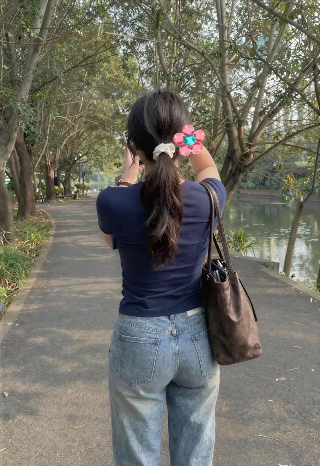 第二视角看看媳妇结实的后背，