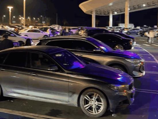 高速公路免费前 全国车主统一操作：趴窝服务区 干等24点根据官方规划，今年春节假