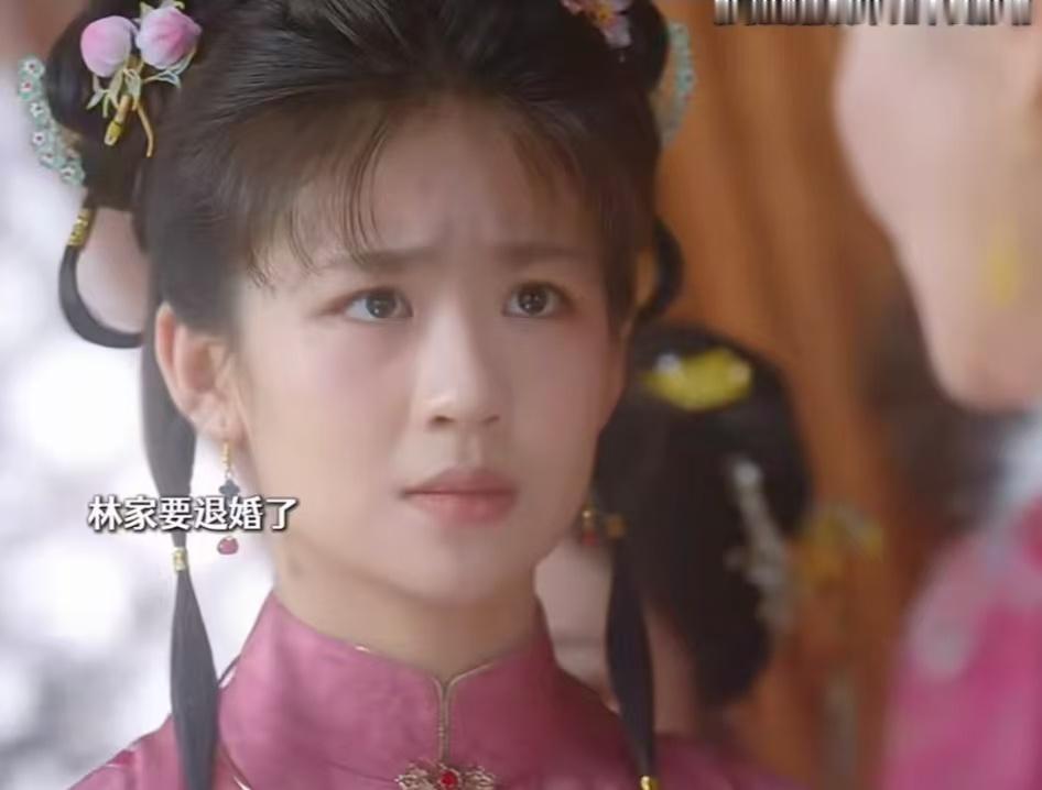 在兰香如故看到白敬亭男扮女装了 小嘉兰这个角色本来容易被忽略，结果靠一张撞脸梗直