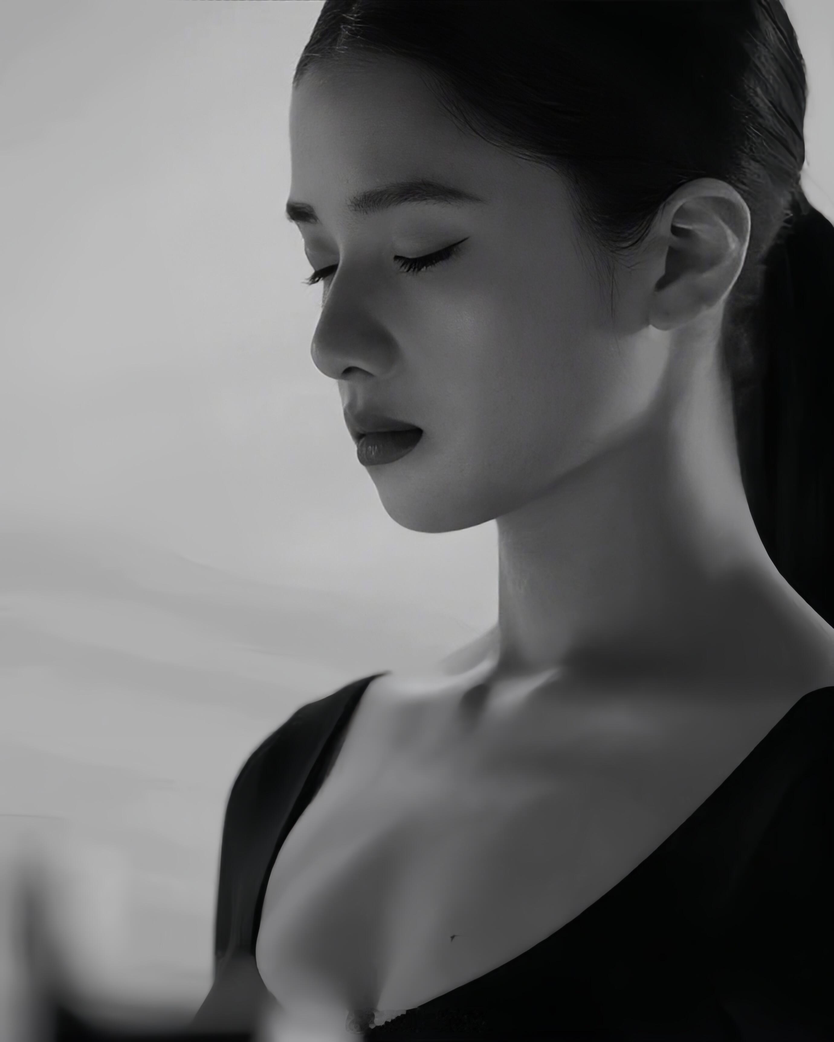 张婧仪，女娲都不敢邀功的骨相！ 