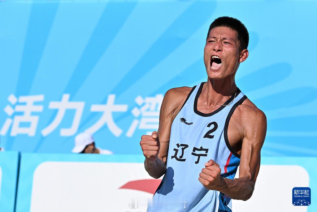 全运会 沙滩排球男子决赛，卫冕冠军辽宁组合李焯新/薛涛最终夺得银牌。作为卫冕冠军