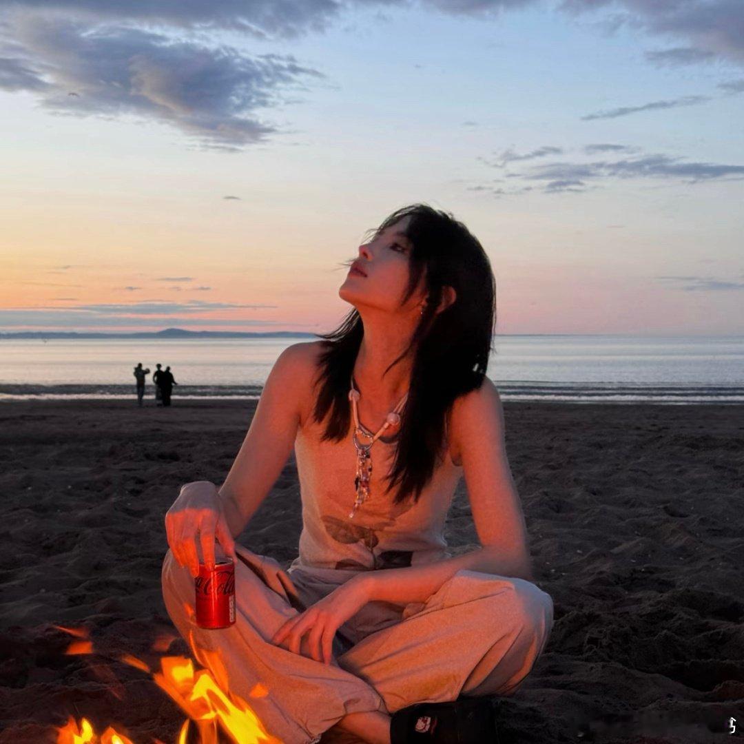 #甜宠文[超话]#                            坠落初