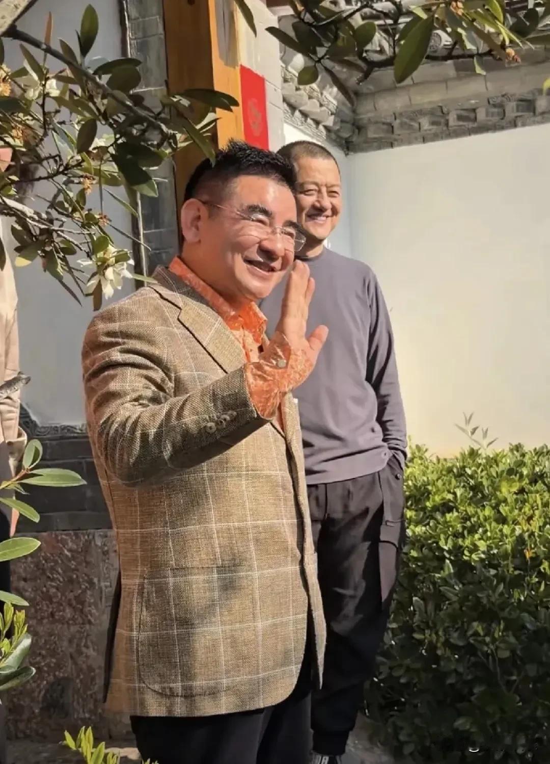 李亚鹏，去找陈光标了！

李亚鹏初六奔江苏陈光标家串门！这波“新年联动”背后的温