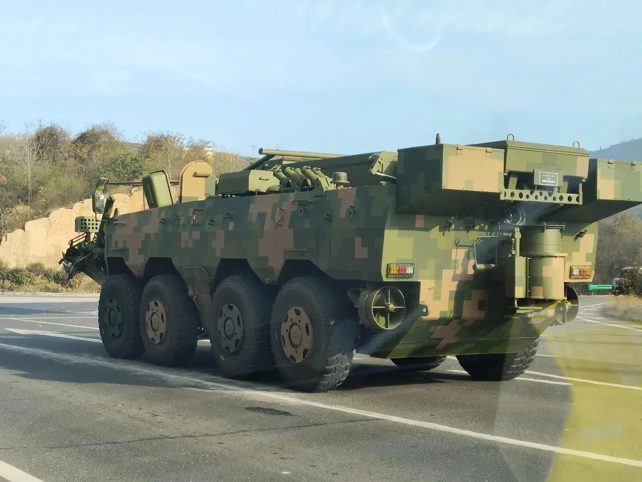 高清：轮式装甲扫雷车？
