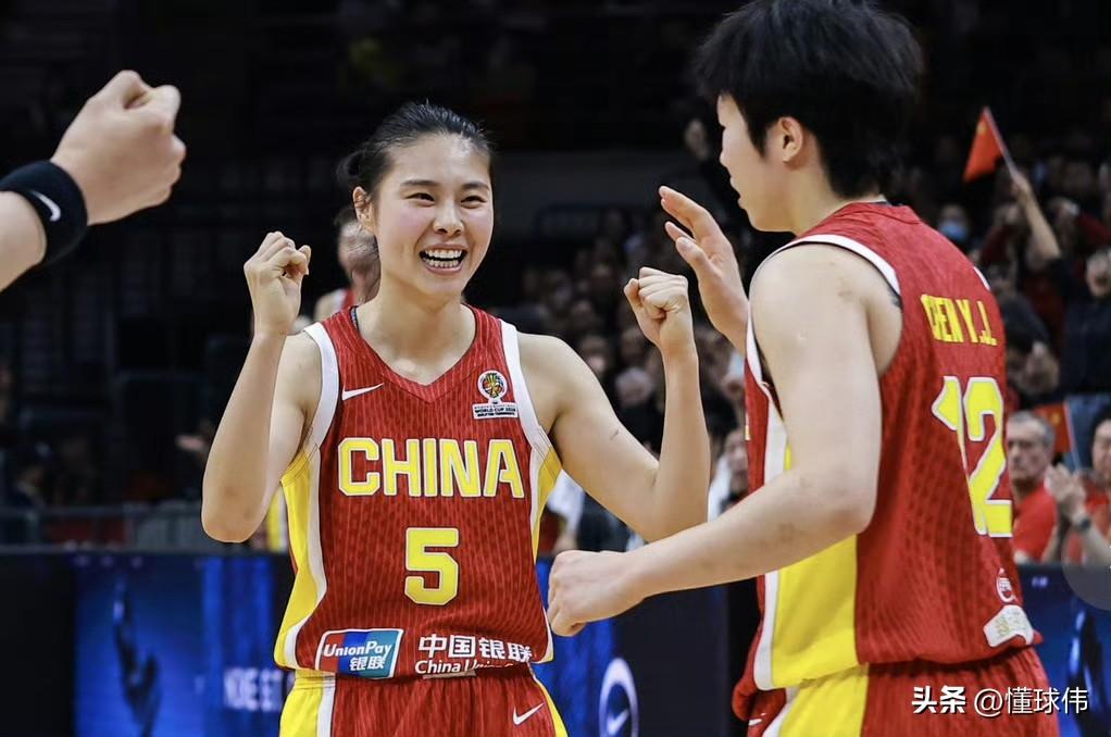 有担当！张子宇谈王思雨：

“思雨姐再一次挺身而出。”

“她在球队最困难的时候