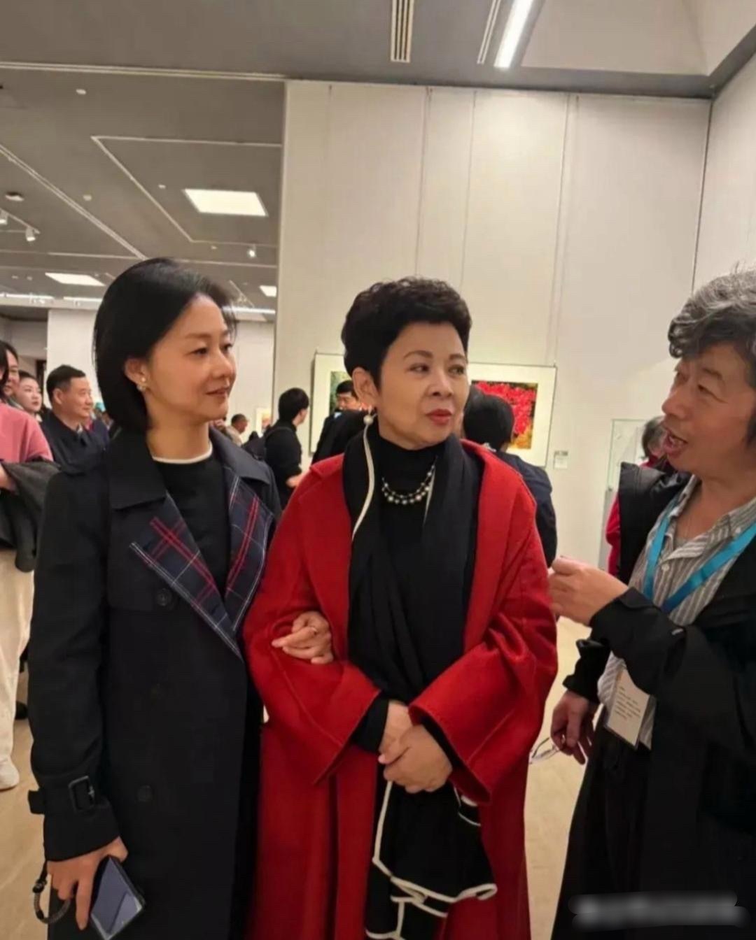 董文华变样了，快认不出来了。 
