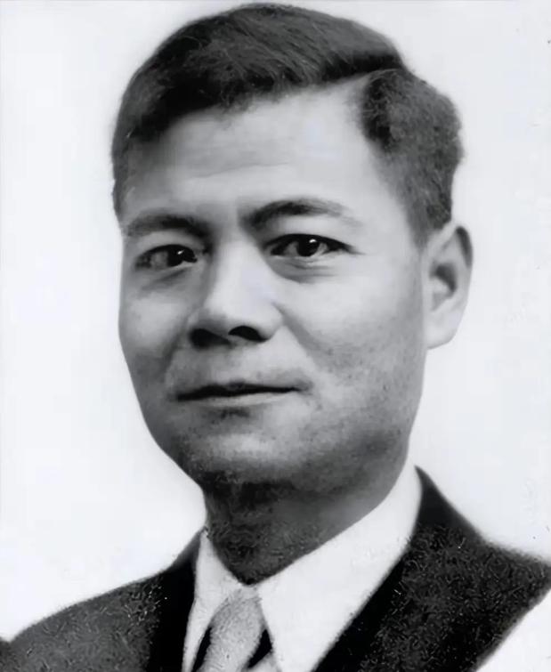 1943 年，中共创始人陈潭秋牺牲，妻子在狱中生下遗腹子，后改嫁老红军，新婚时却