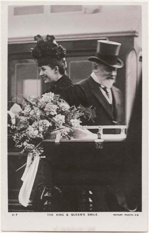 #老照片#微笑的爱德华七世与亚历山德拉王后 1900s ​​​