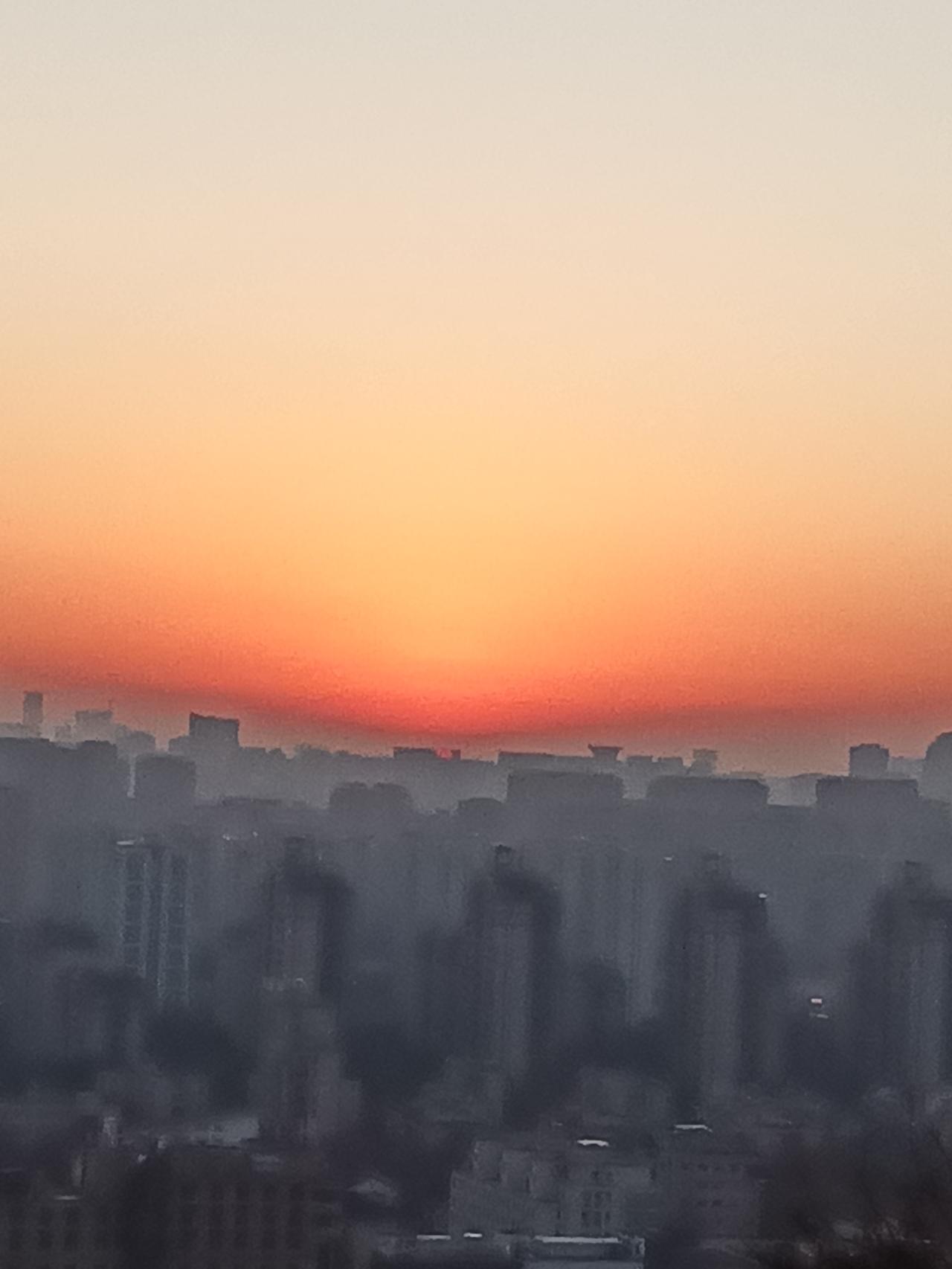 分享一张相册里随手拍的天空