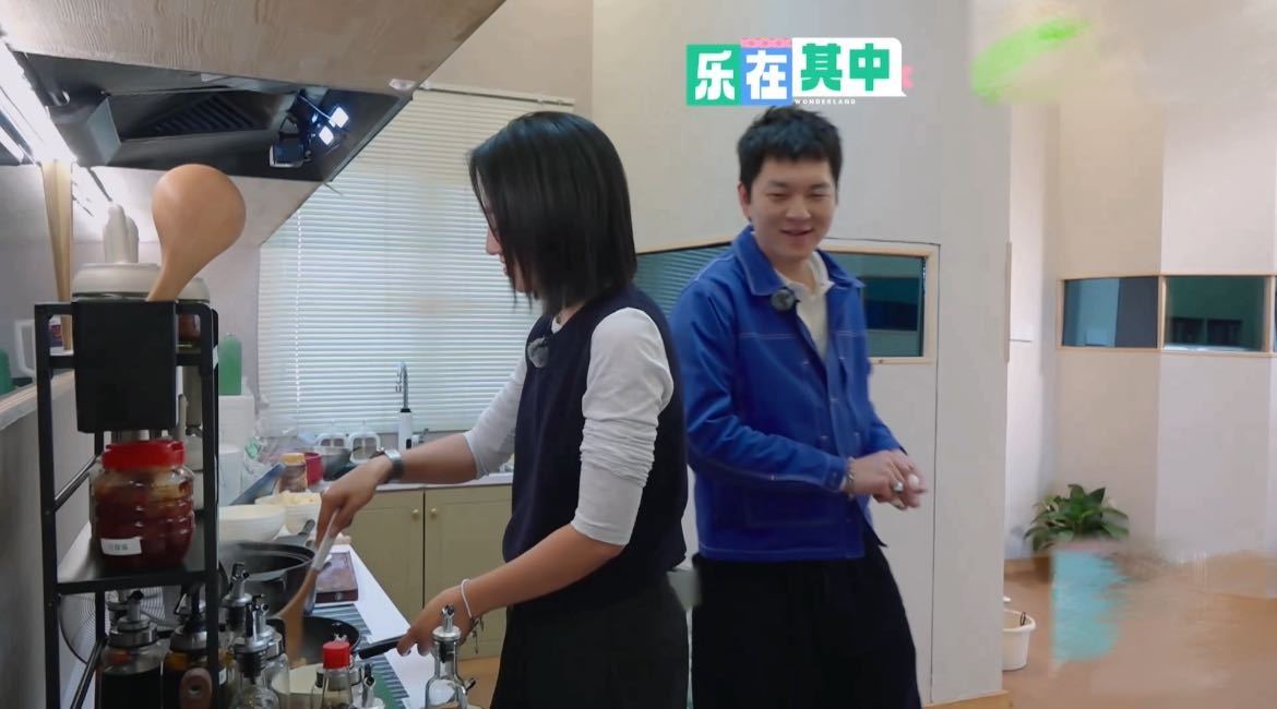 小乐摇滚圈的隐藏主厨 救命！小乐做的焖羊肉到底多好吃啊？看静姐那被香迷糊的样子，
