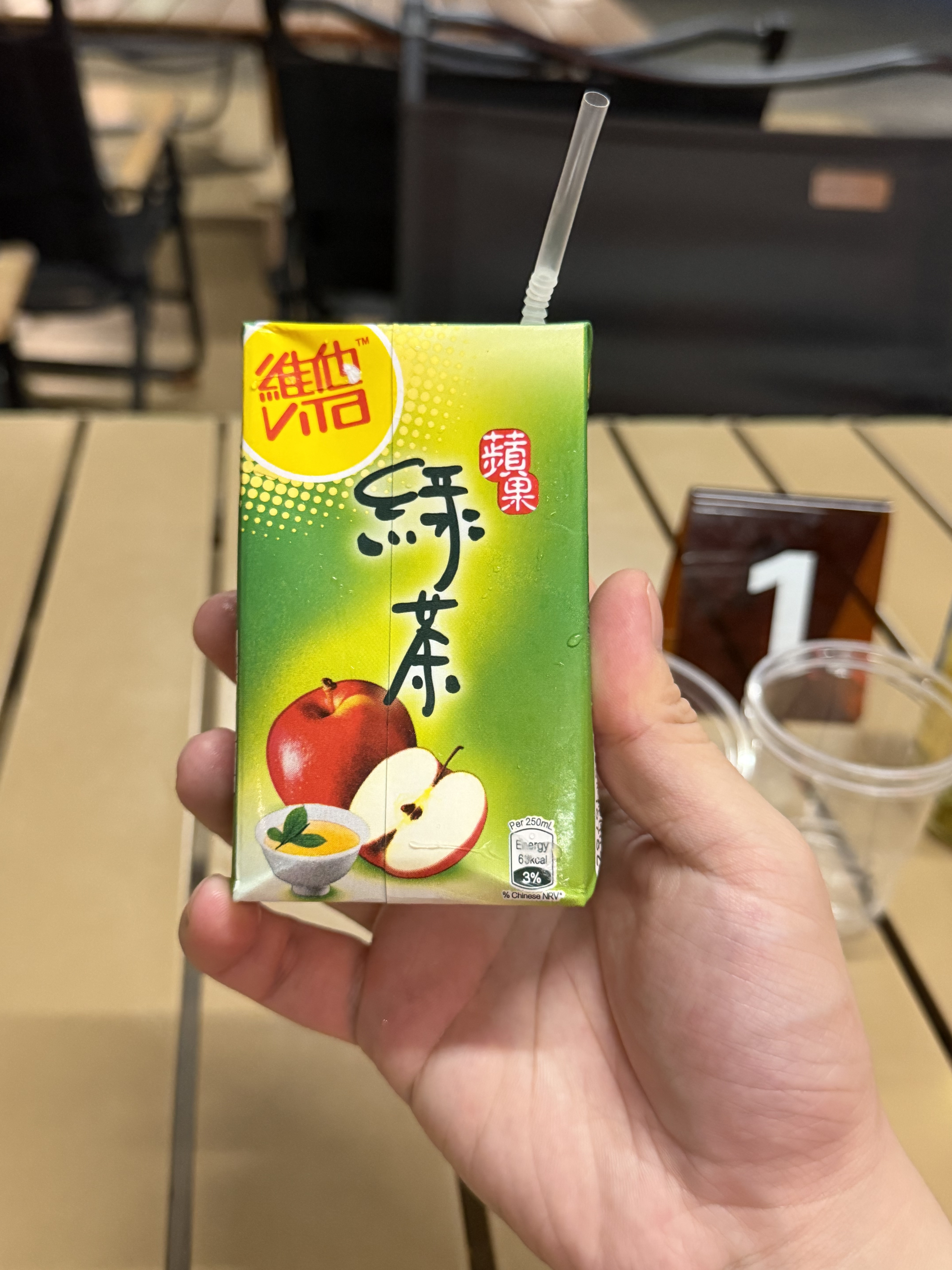 城中村随便找地吃一下不同于东北烧烤和汉派烧烤的流派，这家做的其实是主打食材原味的