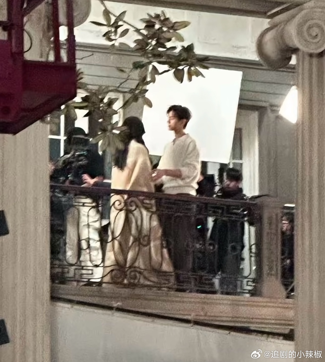 李现、张婧仪《雾里青》即将月底开机，现偶交给他两应该放心 