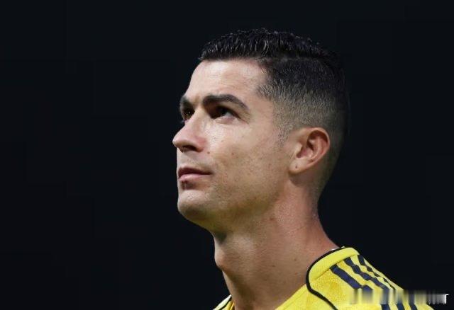 葡萄牙媒体此前报道称，C罗对利雅得胜利的引援操作不满，不打算在下一场比赛中为利雅