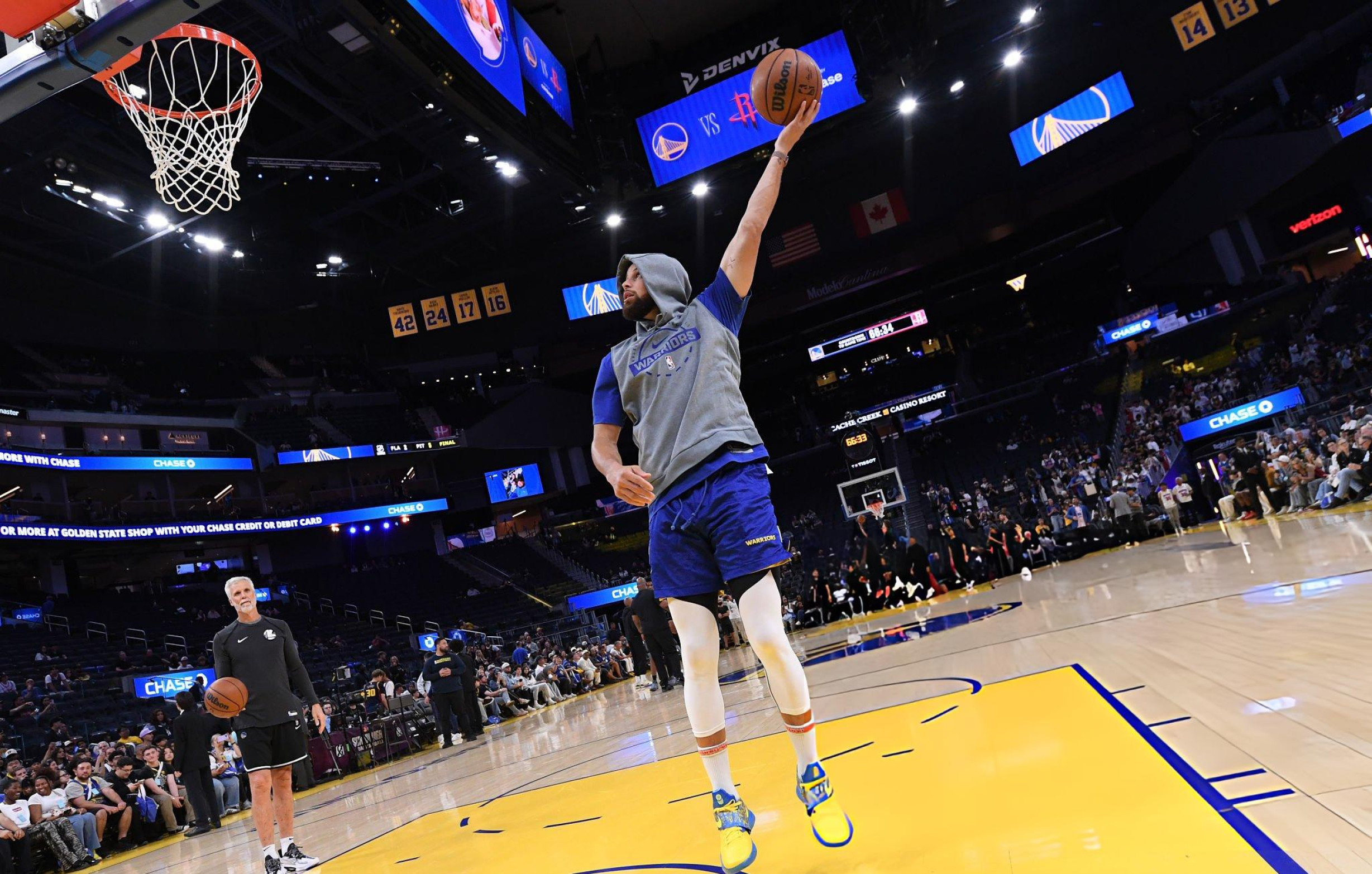 遗憾！但是看到库里这个状态我觉得这么长时间的等待值了新赛季篮不住我的观赛搭子