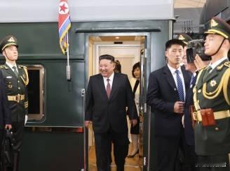 金正恩出席抗战胜利纪念活动九三盛大阅兵 焦点中的焦点！ ​​​
