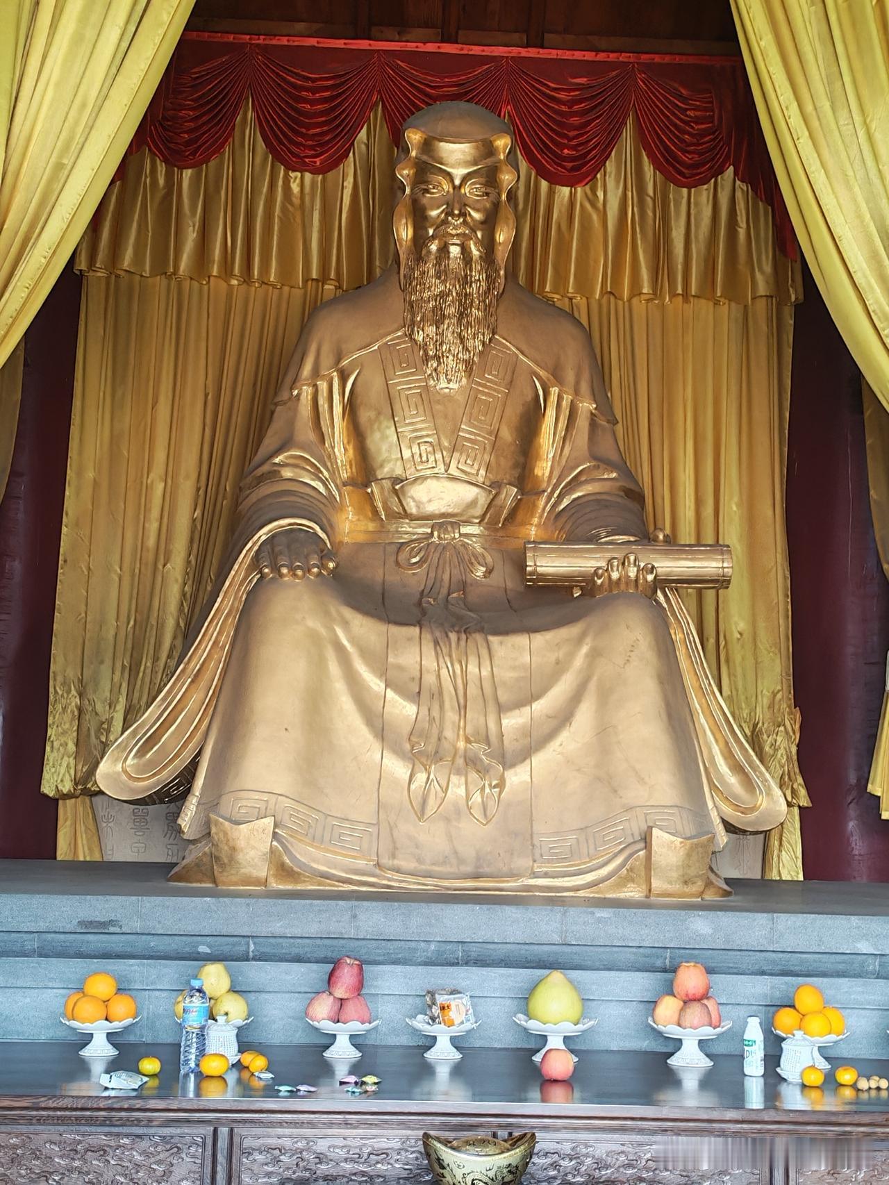 十月四日午后，与文友魏德强、孙红旗一同畅游许慎文化园