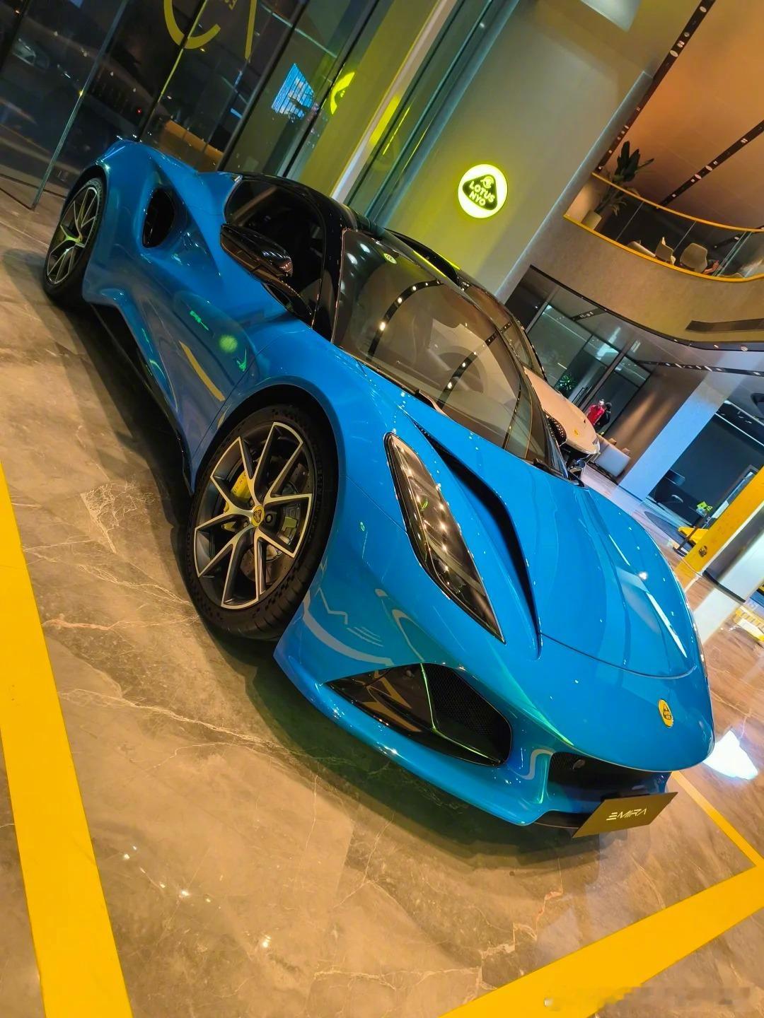 LOTUS上桌吃饭，每款车都帅得稳定 ​​​